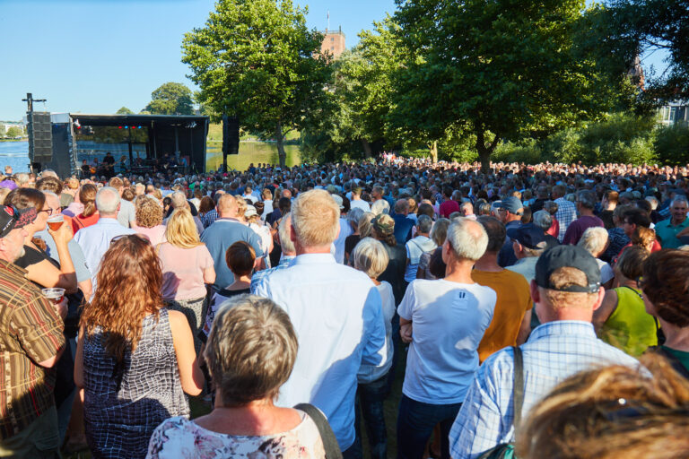 Scene og mennesker til Sommer ved Søen i Kolding Kommune